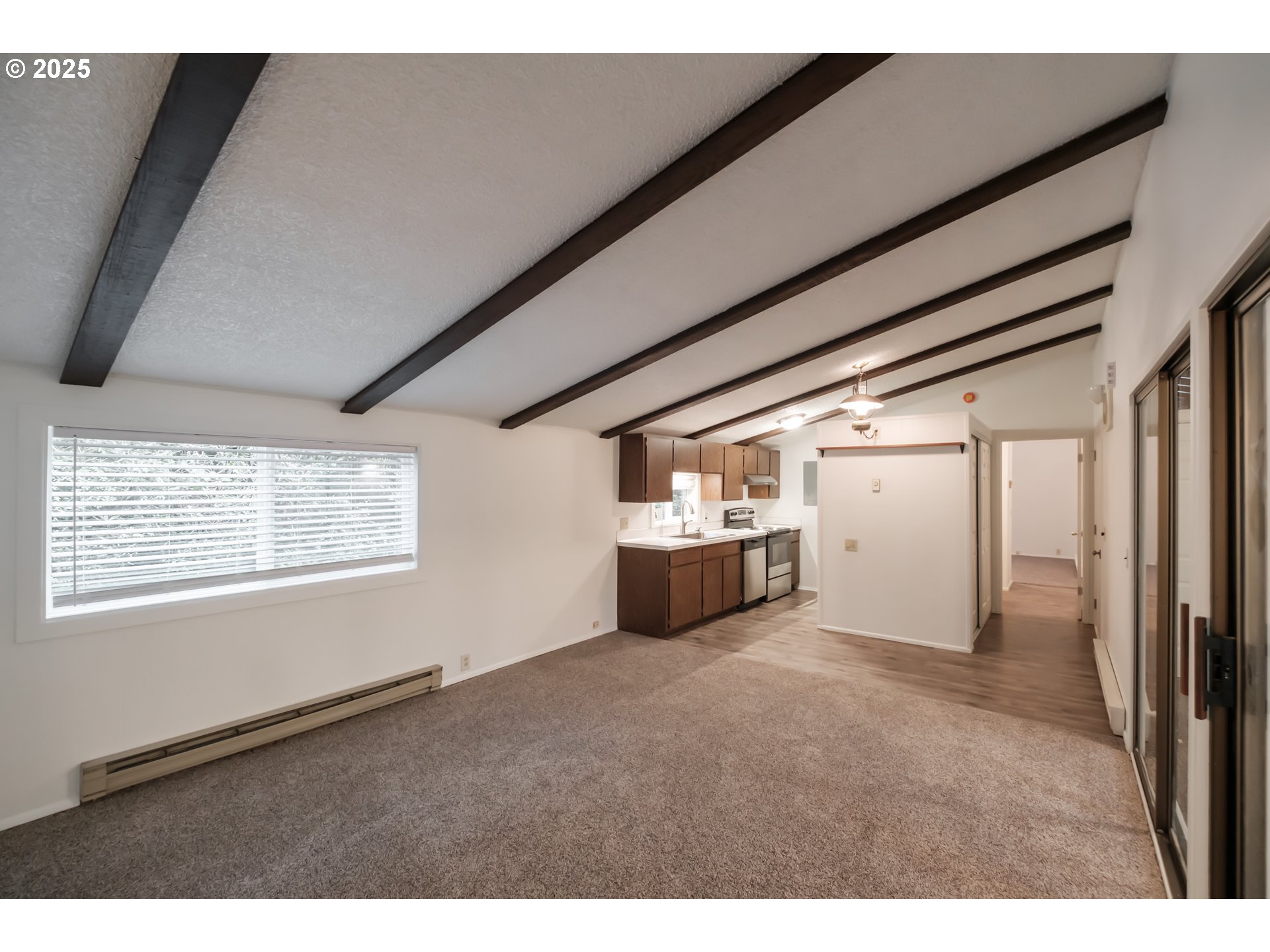 Florence, Oregon 97439, United States, 2 Bedrooms Bedrooms, ,2 BathroomsBathrooms,Residential,Active,95484