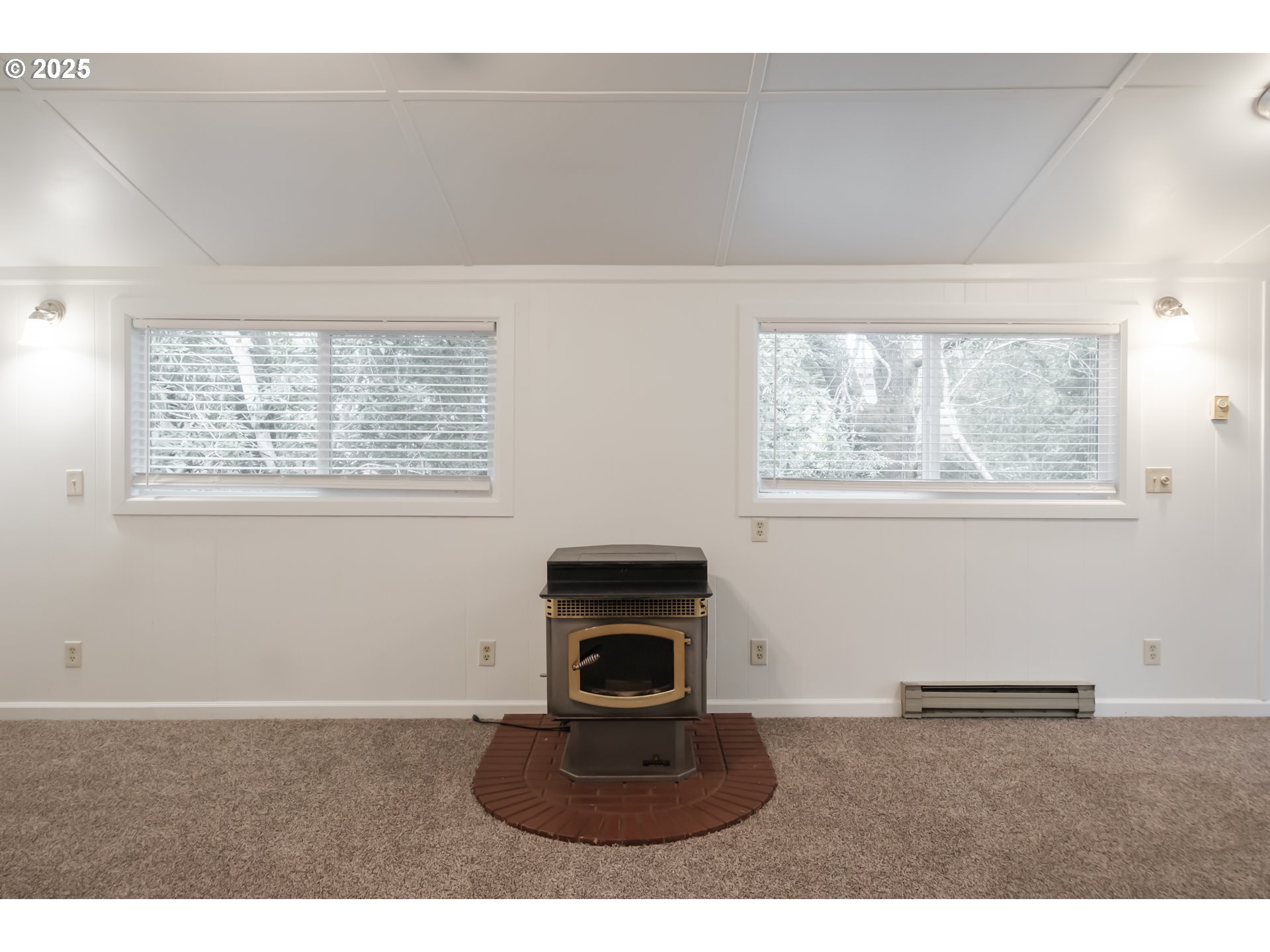 Florence, Oregon 97439, United States, 2 Bedrooms Bedrooms, ,2 BathroomsBathrooms,Residential,Active,95484