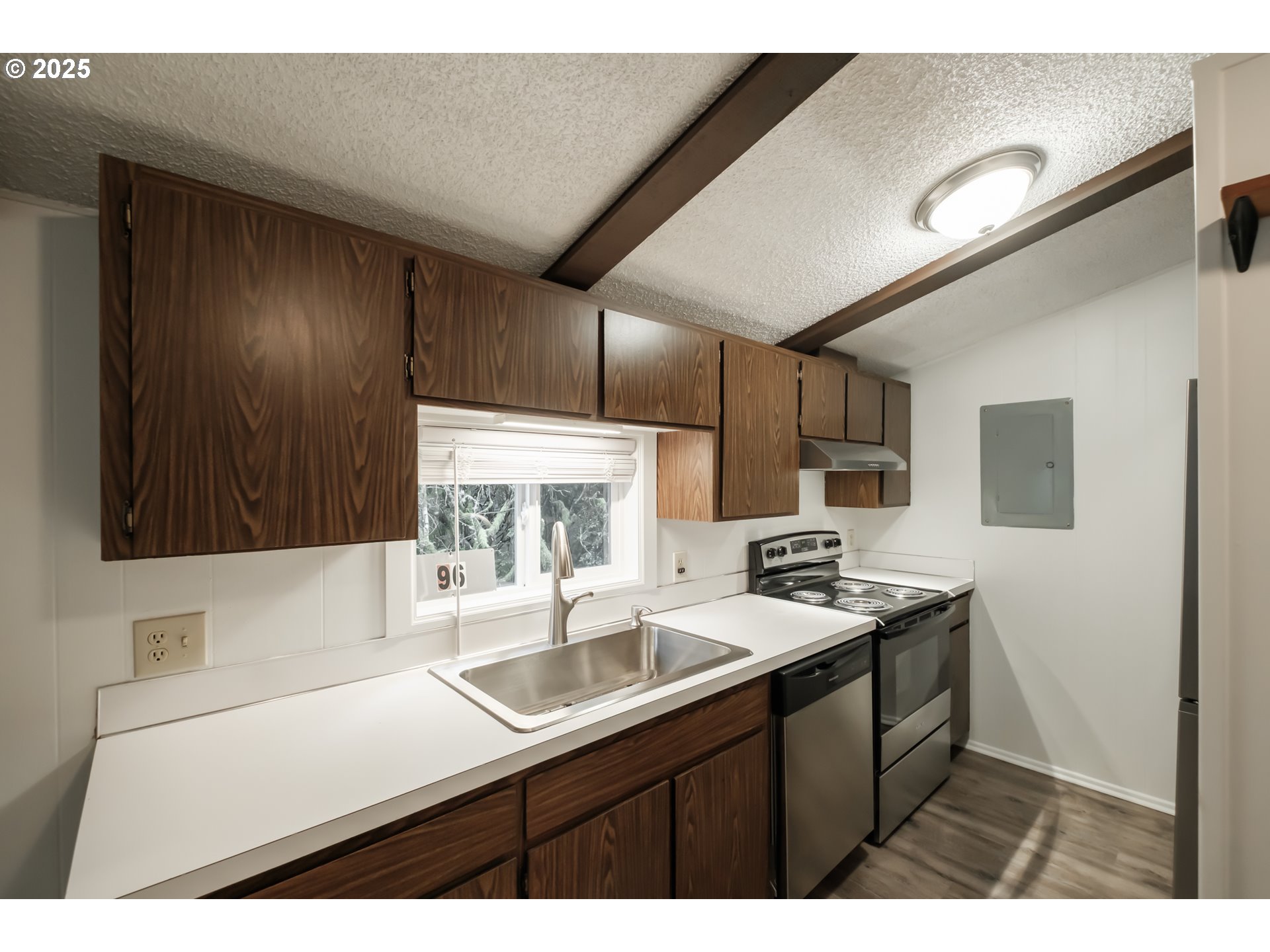 Florence, Oregon 97439, United States, 2 Bedrooms Bedrooms, ,2 BathroomsBathrooms,Residential,Active,95484