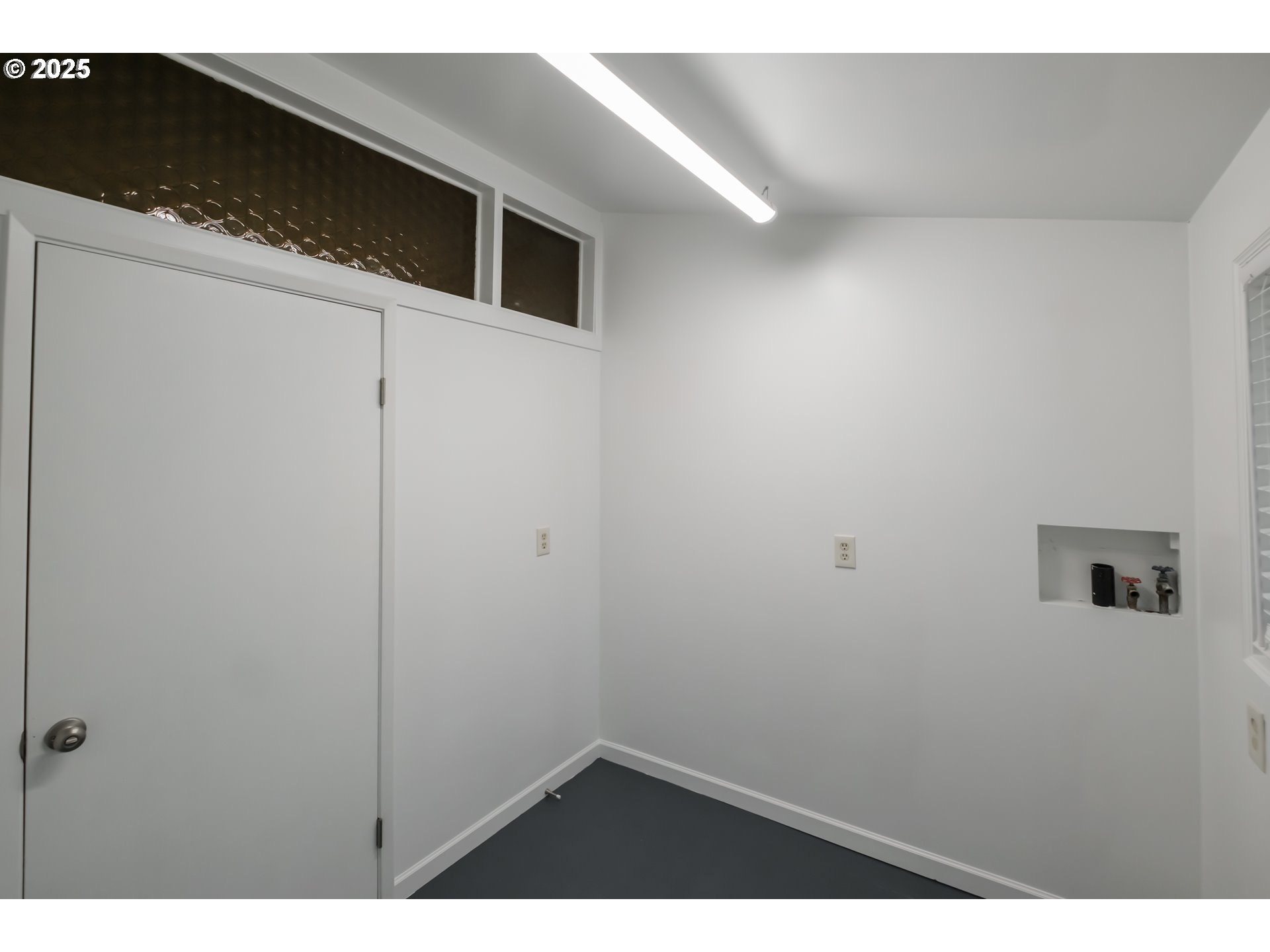 Florence, Oregon 97439, United States, 2 Bedrooms Bedrooms, ,2 BathroomsBathrooms,Residential,Active,95484