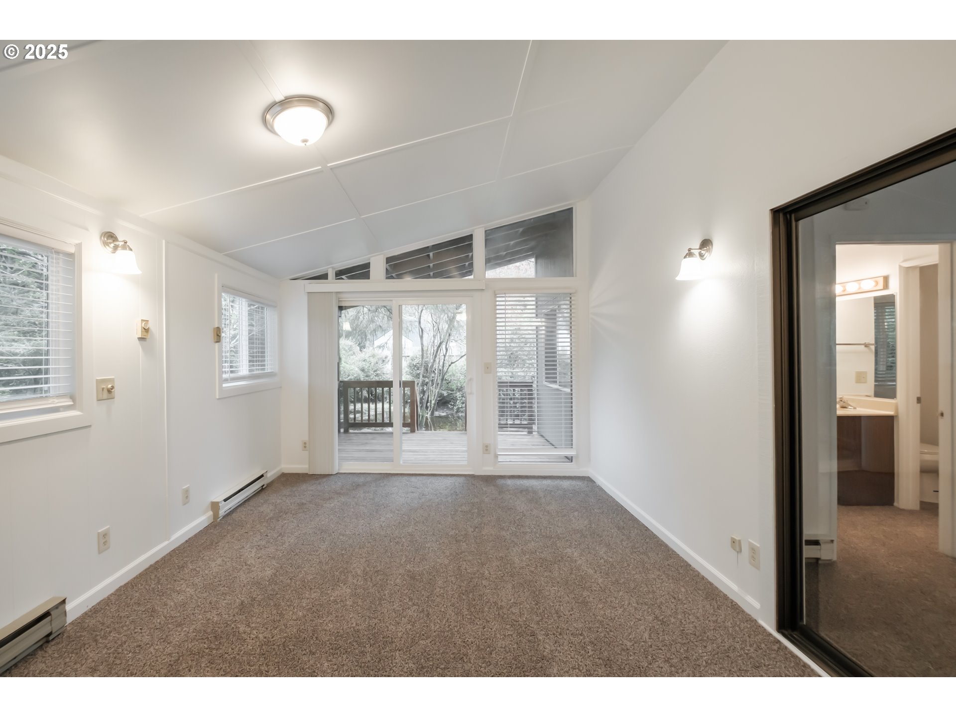 Florence, Oregon 97439, United States, 2 Bedrooms Bedrooms, ,2 BathroomsBathrooms,Residential,Active,95484