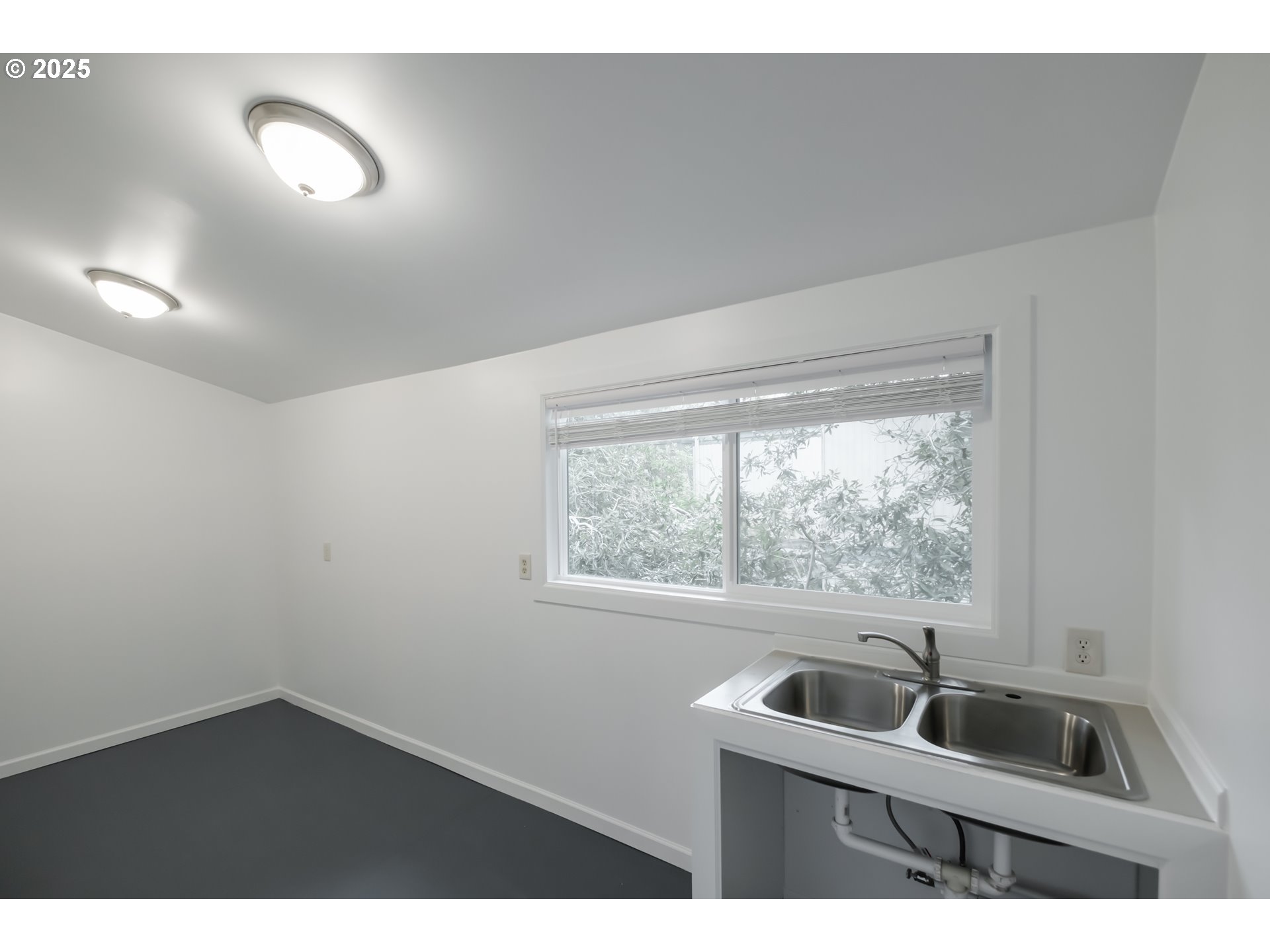 Florence, Oregon 97439, United States, 2 Bedrooms Bedrooms, ,2 BathroomsBathrooms,Residential,Active,95484