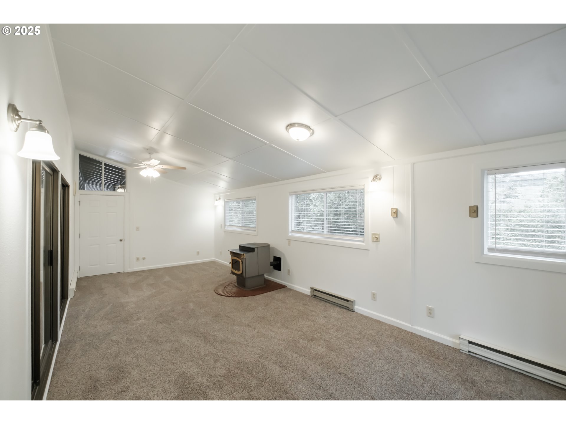 Florence, Oregon 97439, United States, 2 Bedrooms Bedrooms, ,2 BathroomsBathrooms,Residential,Active,95484