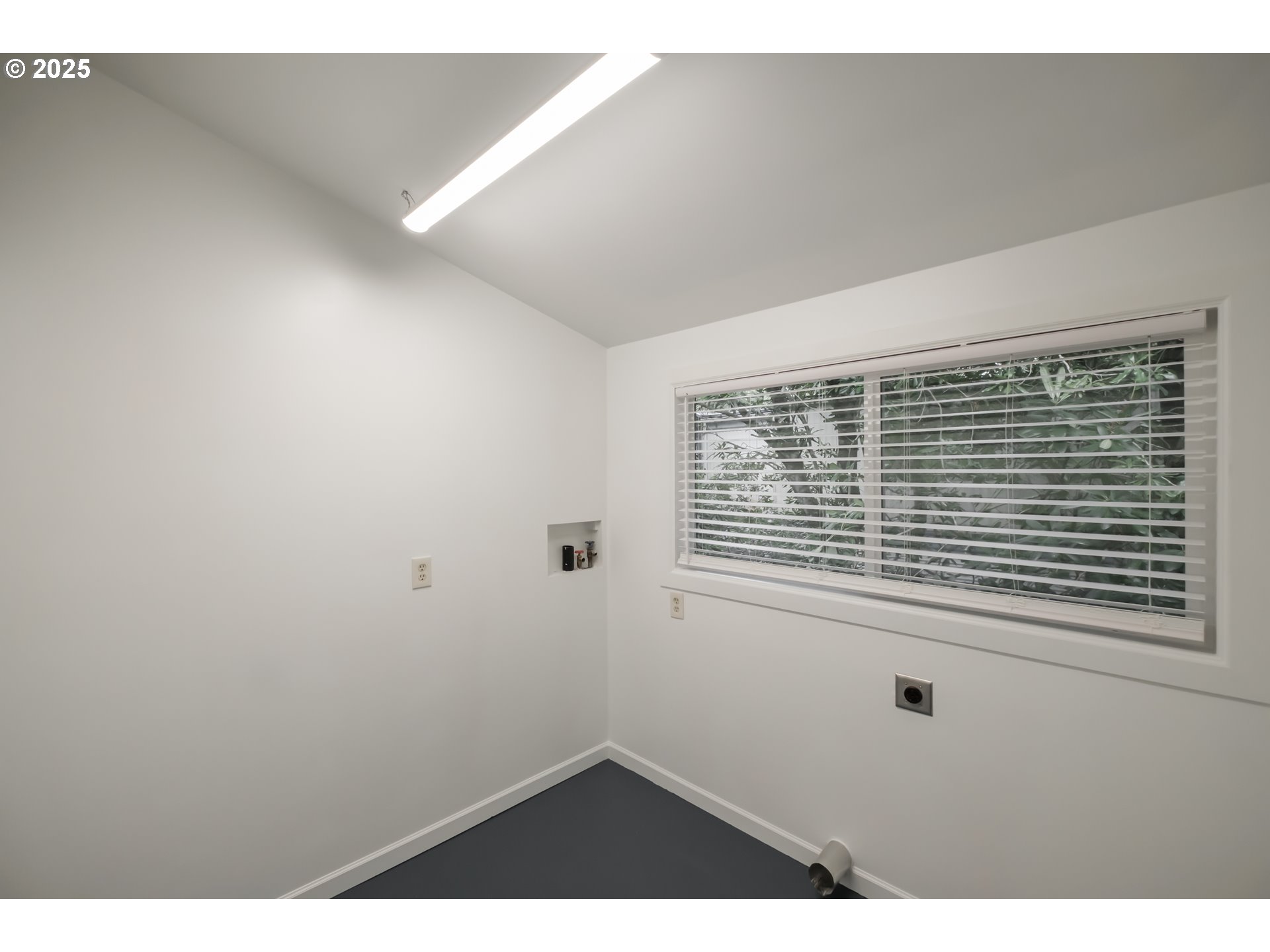 Florence, Oregon 97439, United States, 2 Bedrooms Bedrooms, ,2 BathroomsBathrooms,Residential,Active,95484