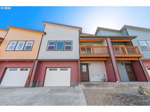 A home in Coos Bay