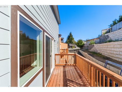 A home in Coos Bay