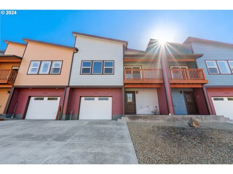 A home in Coos Bay