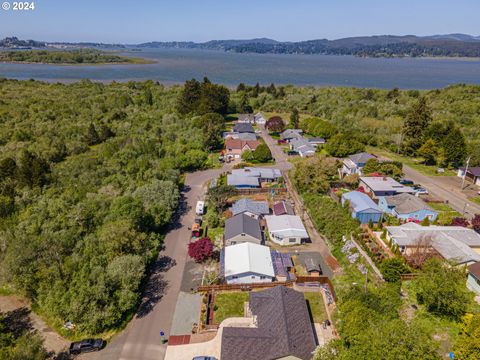 A home in Coos Bay