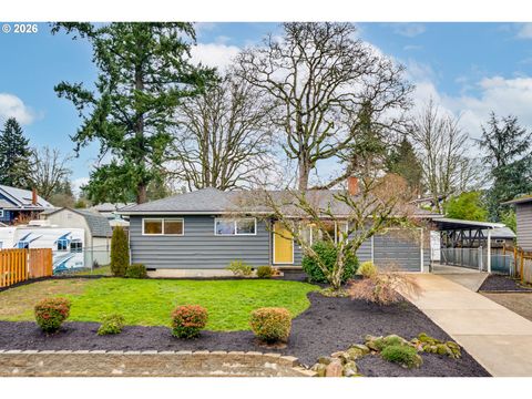 945 CORNELL AVE Gladstone OR 97027