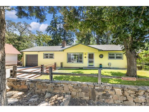 1306 E 18TH ST The Dalles OR 97058