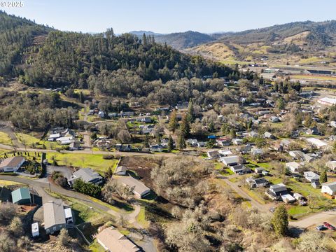 A home in Roseburg