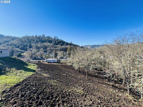 A home in Roseburg