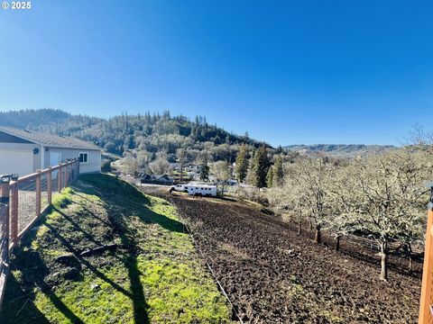 A home in Roseburg