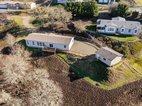 A home in Roseburg