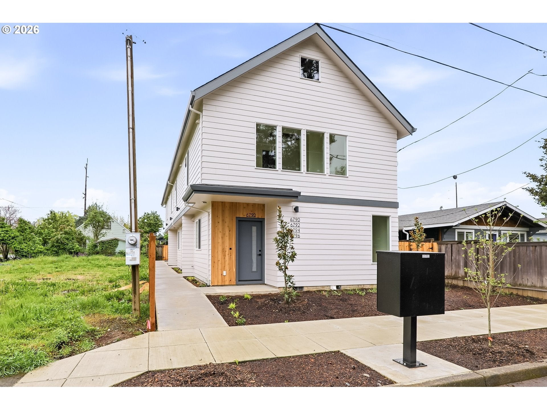 6794 SE Insley 3