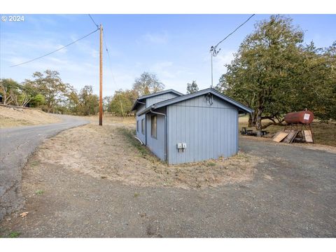 A home in Roseburg