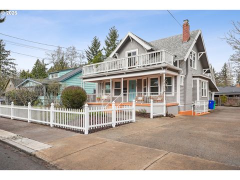 7427 SE WOODSTOCK BLVD Portland OR 97206