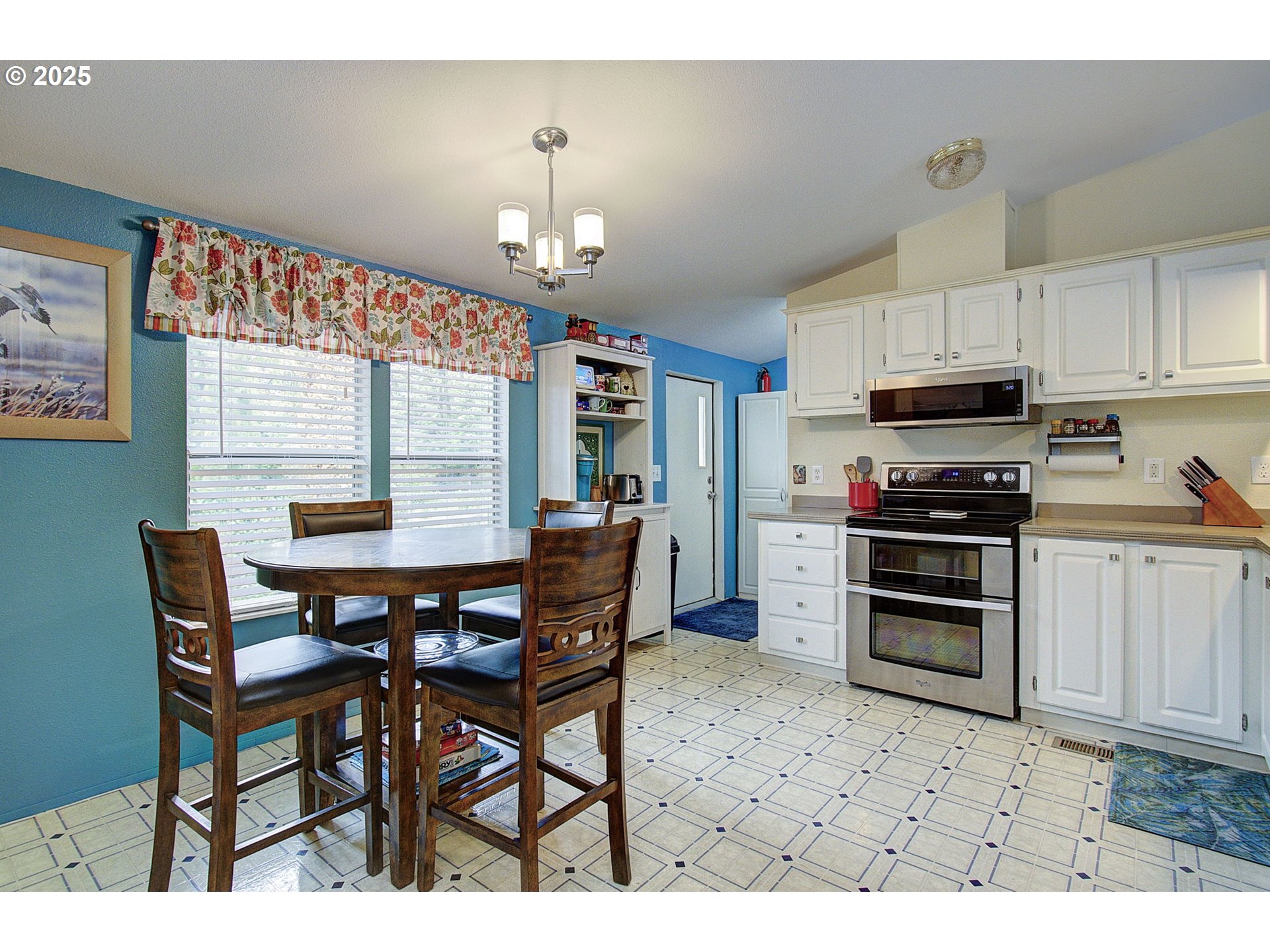 15619 NE CAPLES RD 7