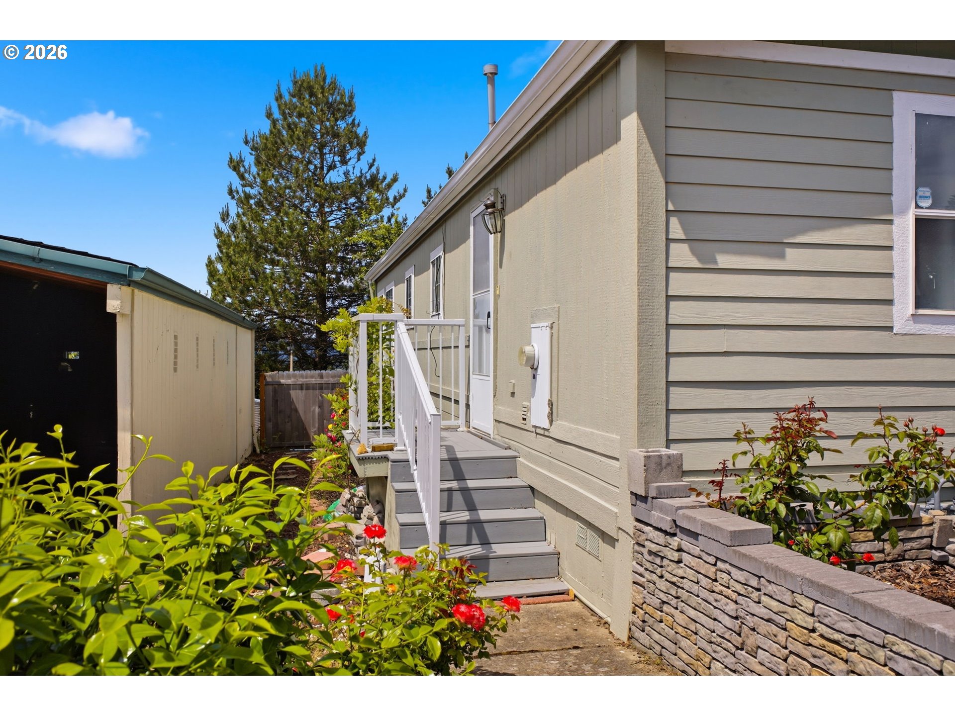 851 SW SUNSET WAY 28