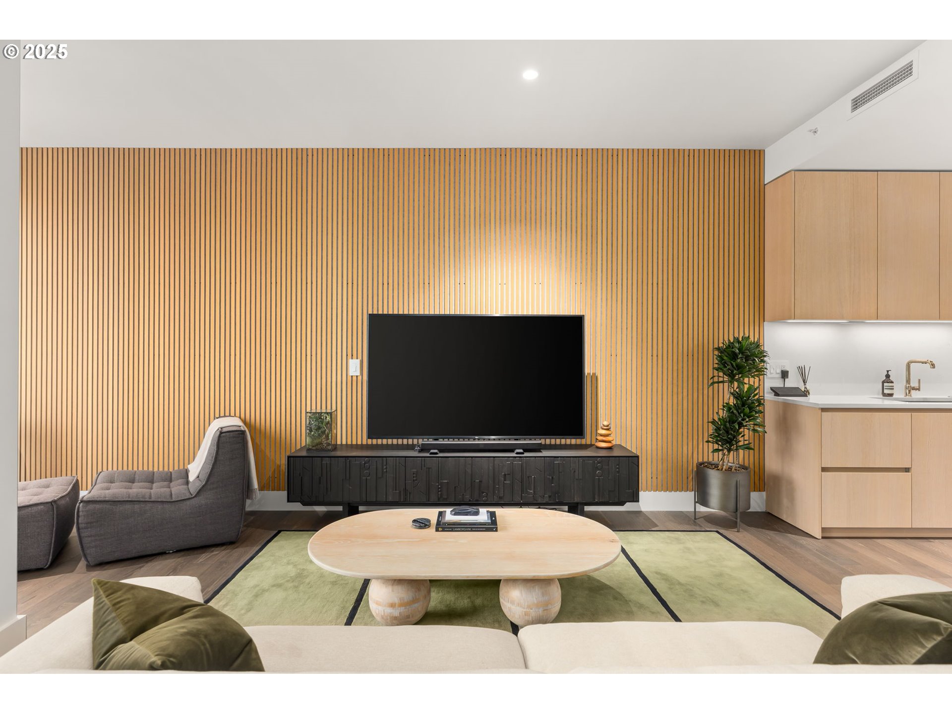 550 SW 10TH AVE 3003