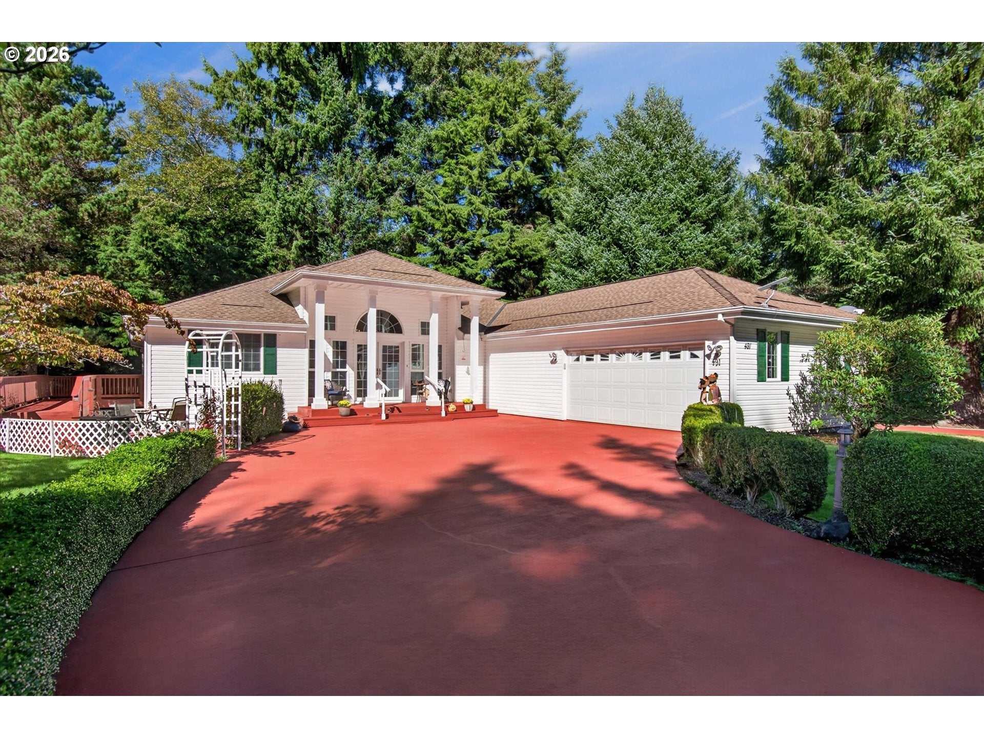 491 FAIRWAY CT