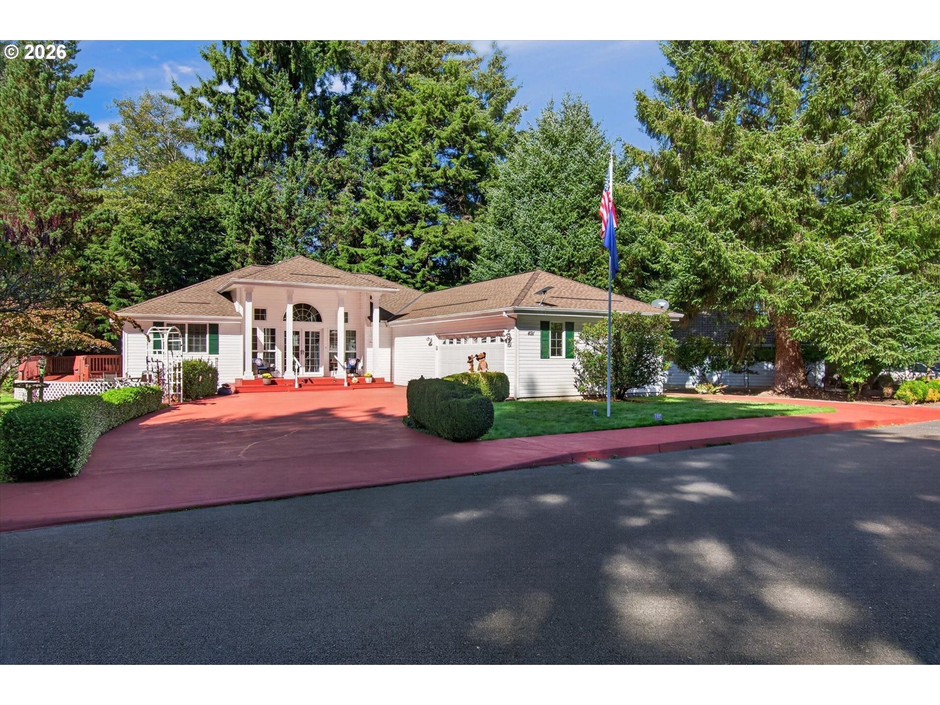 491 FAIRWAY CT
