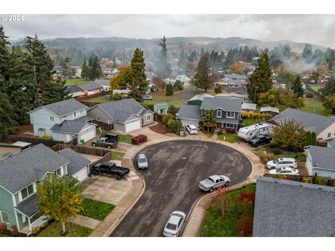 A home in Cottage Grove