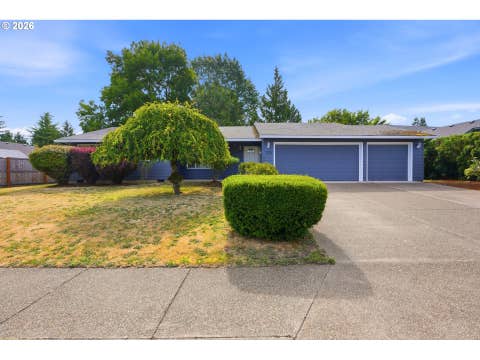 Photo of 1658 SW Goucher St, McMinnville, OR 97128 (MLS # 110815203)