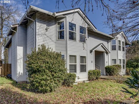 8913 SE RHONE ST Portland OR 97266