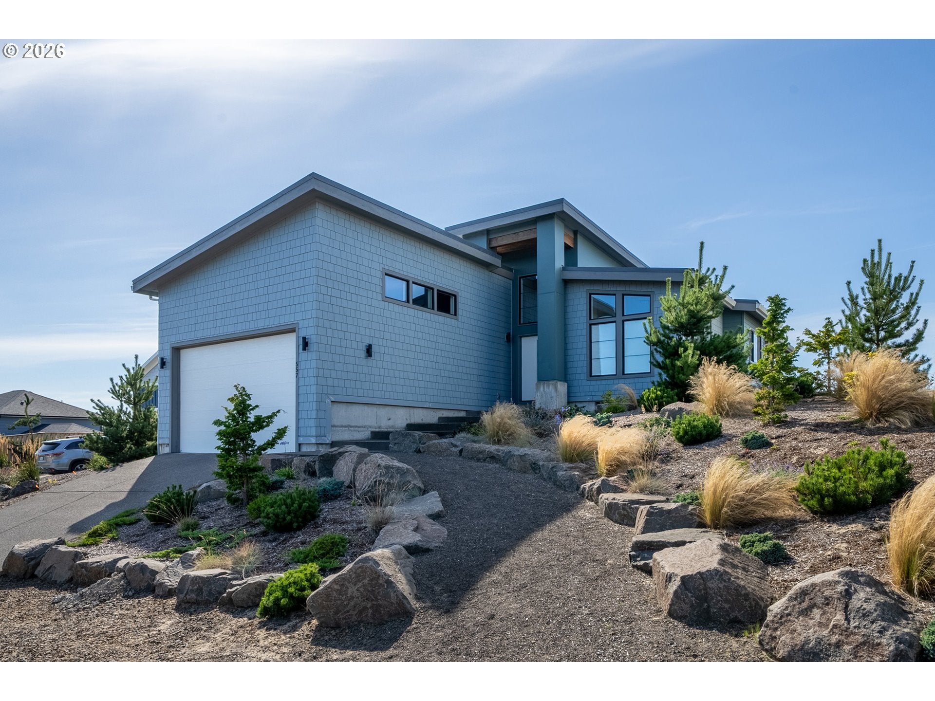 557 SEA VIEW DR