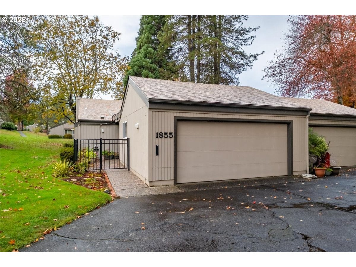 1855 LEXINGTON CIR