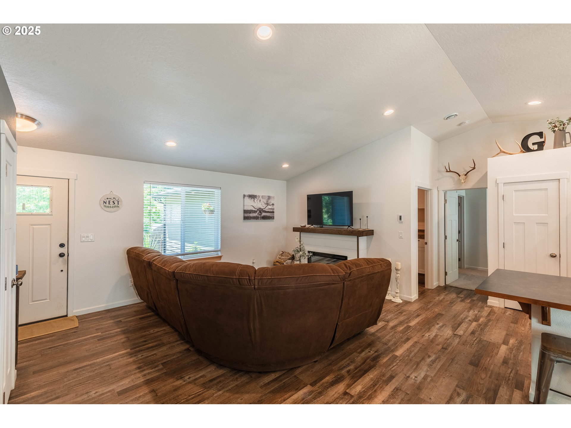 2207 TIMBERLINE DR