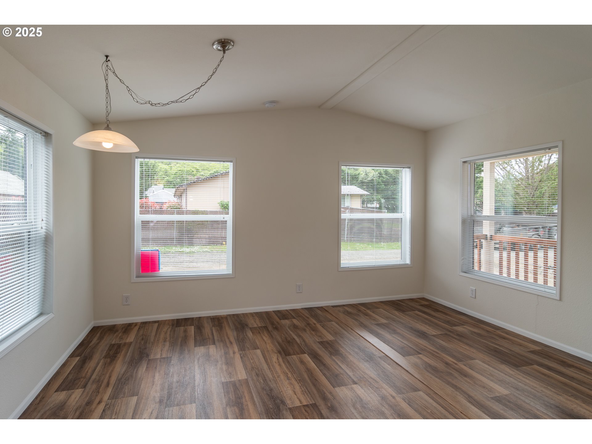 201 NE Peggy AVE 11