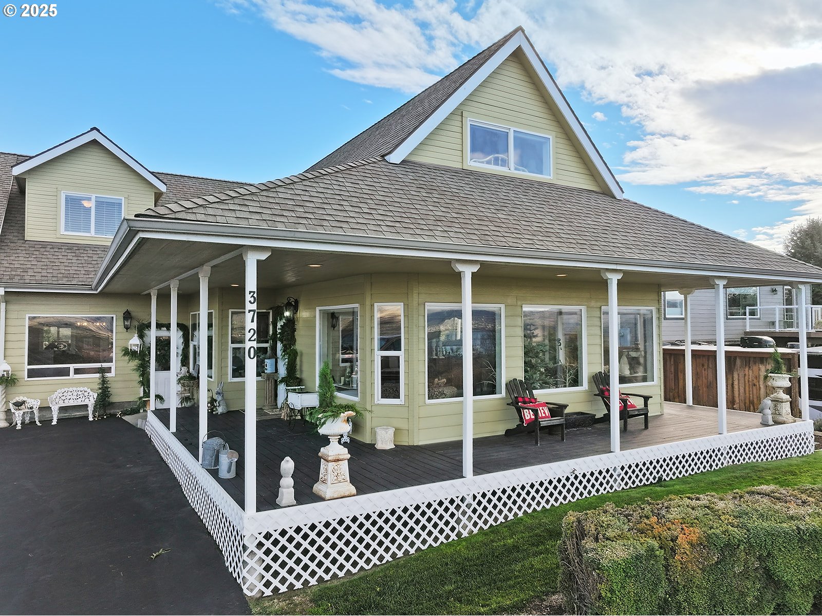 3720 COLUMBIA VIEW DR