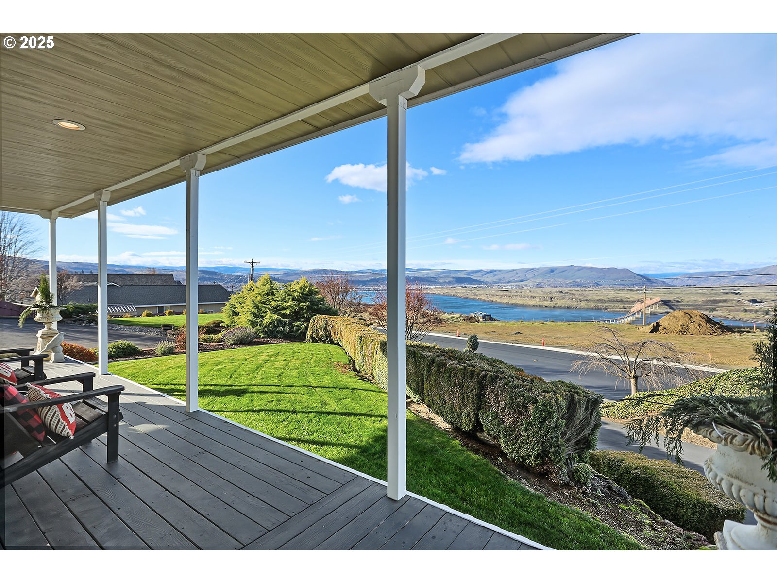 3720 COLUMBIA VIEW DR