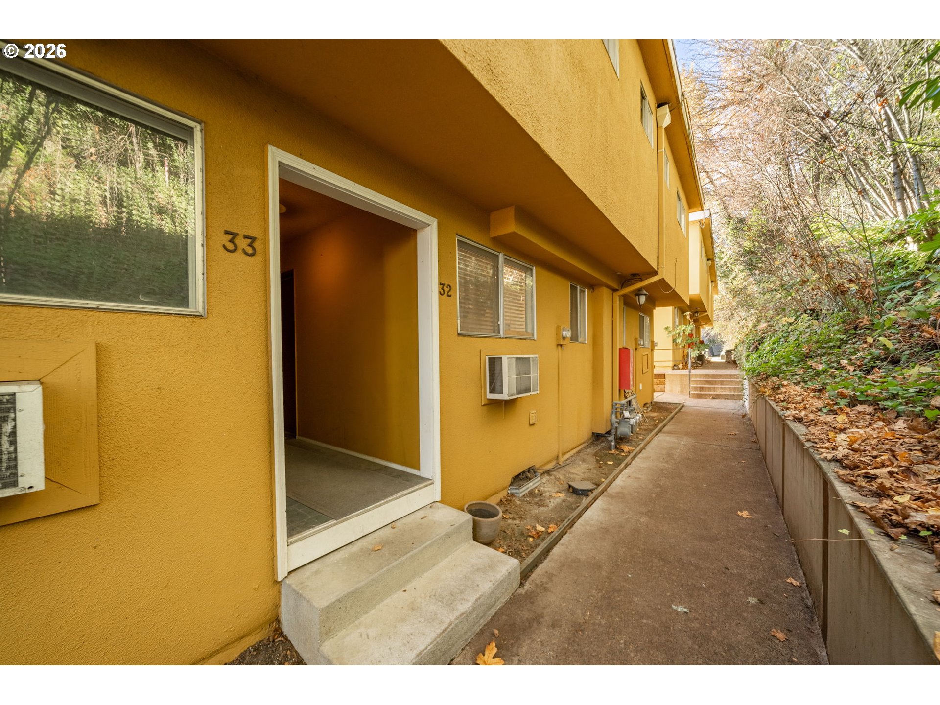 847 SW BROADWAY DR 32