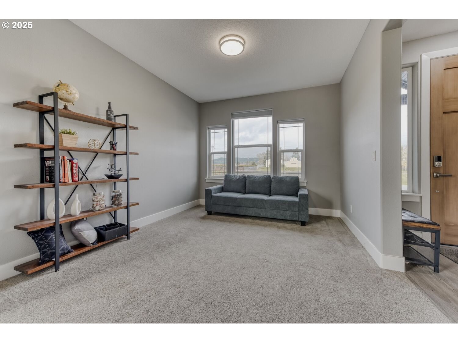 1561 SW STRINGTOWN RD