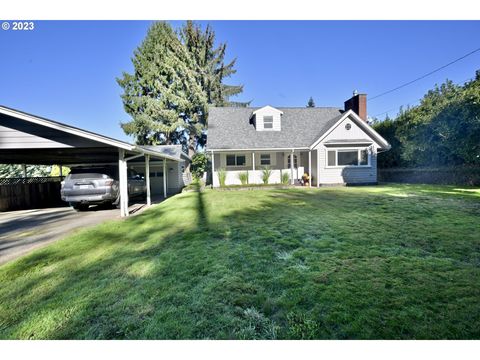 94085 COMMERCIAL LN Coos Bay OR 97420