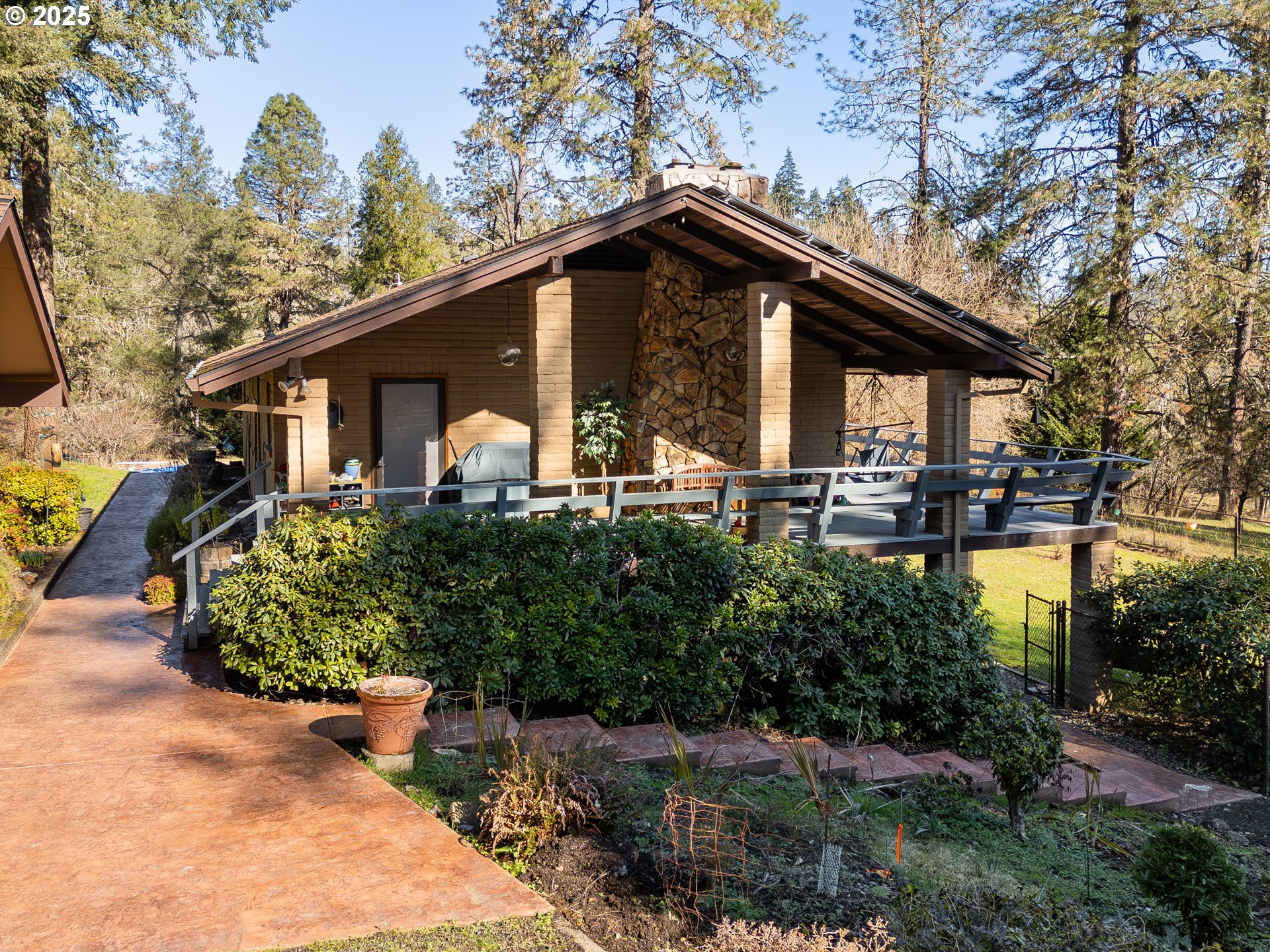 149 BRONCO DR