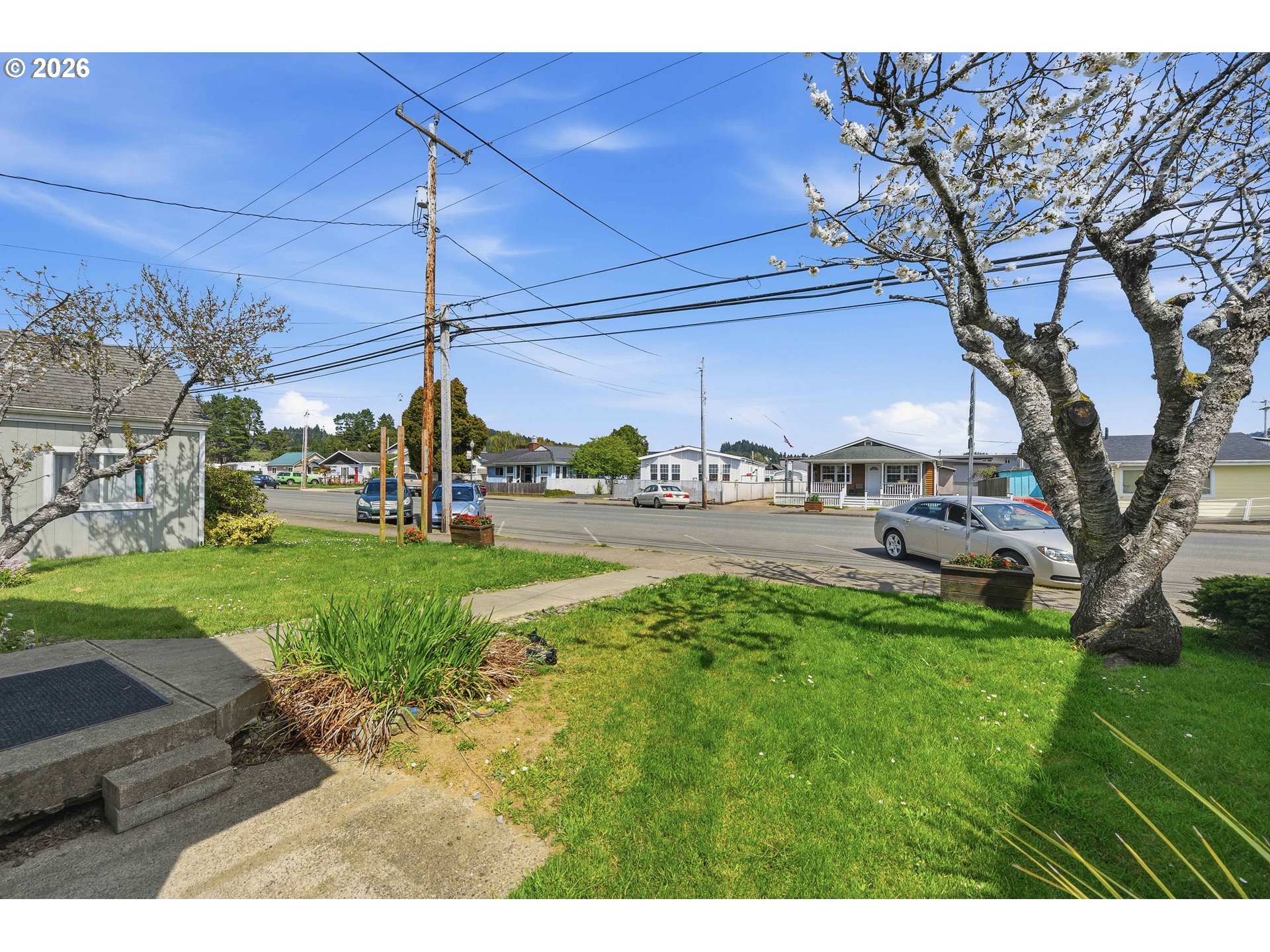 125 N 8TH ST