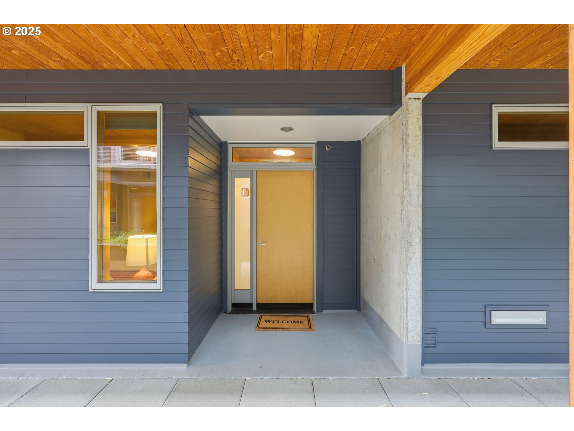 4216 N MISSISSIPPI AVE 211