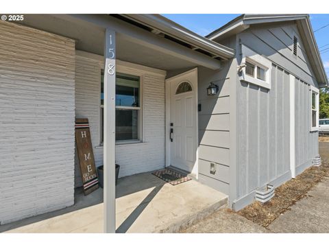 158 NE GARRECHT ST Roseburg OR 97470
