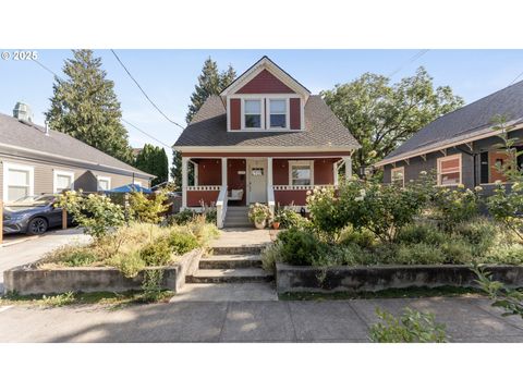 1344 SE MILLER ST Portland OR 97202