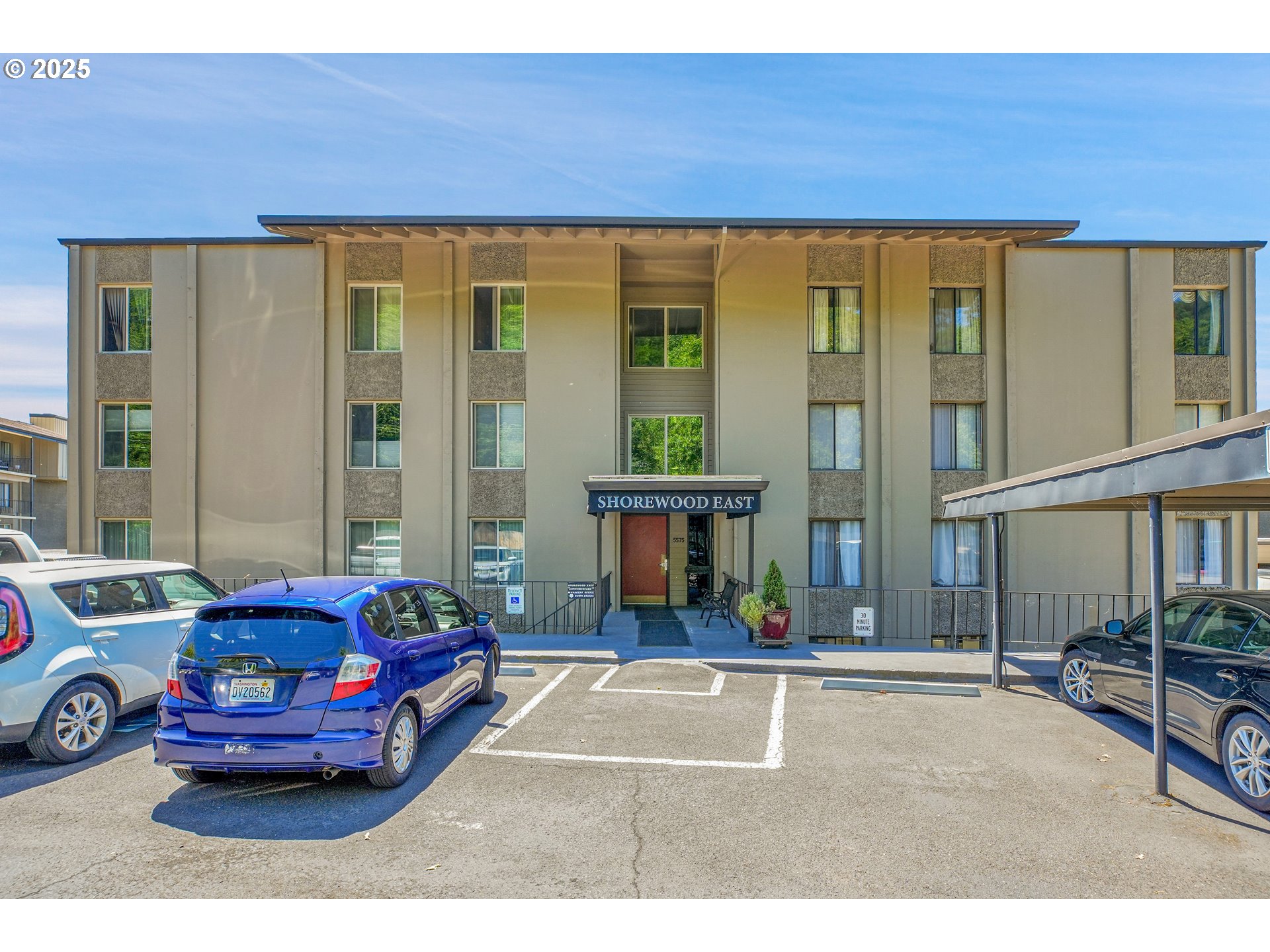5575 E EVERGREEN BLVD 4303