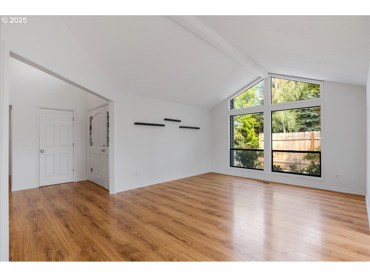 614 E MOUNTAINVIEW DR