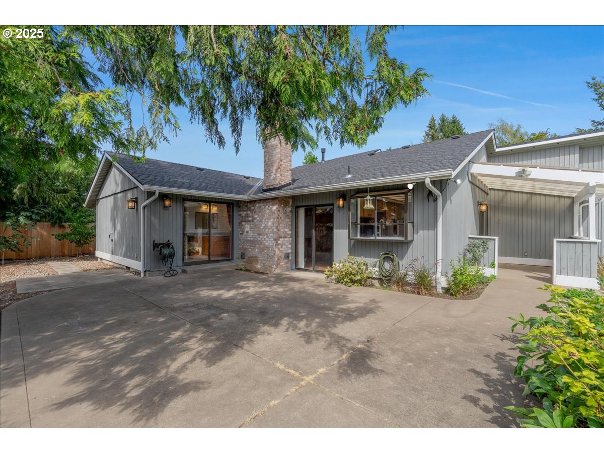 614 E MOUNTAINVIEW DR