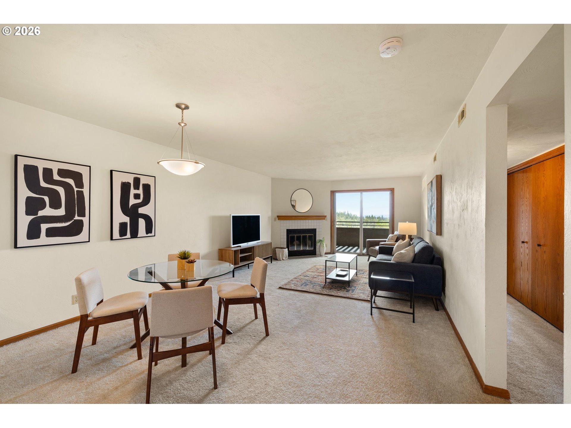 79 ROCKRIDGE DR