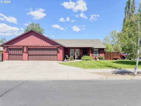 Photo of 699 NE Fieldstone Ln, Prineville, OR 97754 (MLS # 795649943)