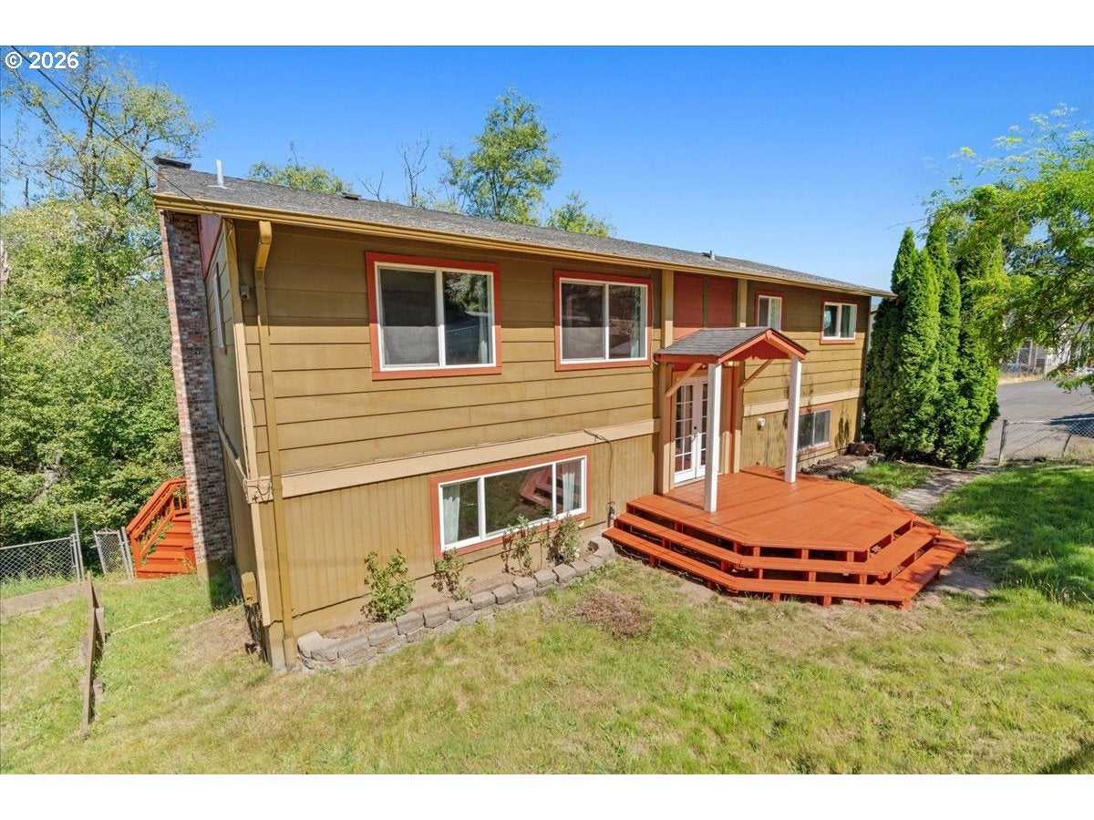 102 GREEN HILL DR
