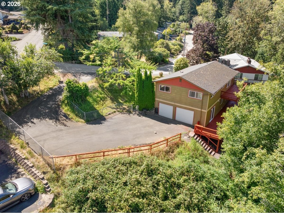 102 GREEN HILL DR